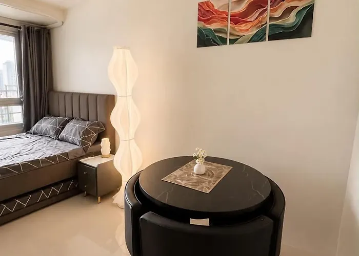 Aparthotel Urban Zen Pasay Grandview Tower With Balcony Near Moa, Naia & Makati Manila
